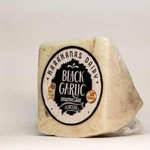 Ημίσκληρο τυρί με Μαύρο Σκόρδο (Black Garlic)